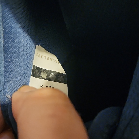 New UGG Sneakers, Kids size 12 - Picture 5 of 5